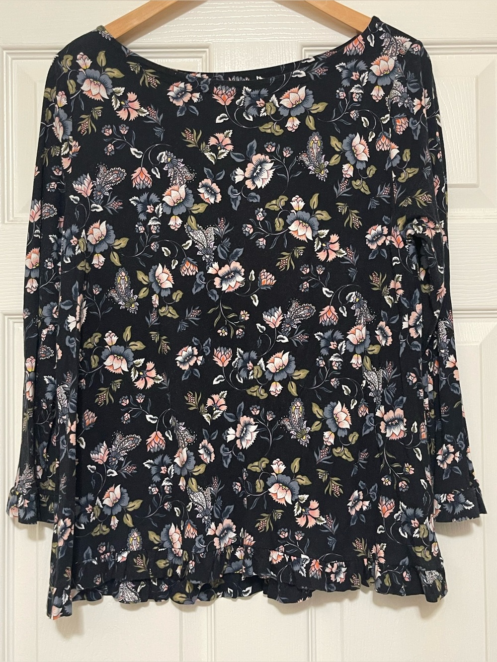 Women's Floral Top from LOFT - Likely a Tee or Blouse skirt hem